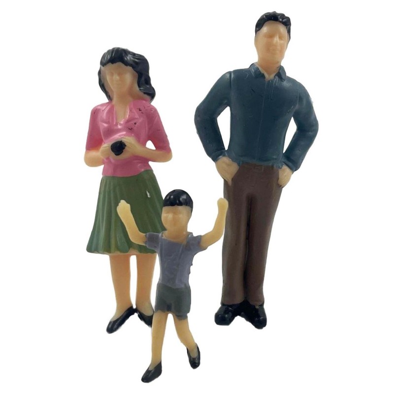 Dolls House Family of 3 Mum Dad Boy Modern Figures 1:24 Half Inch People