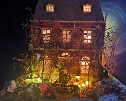 Dolls House Halloween